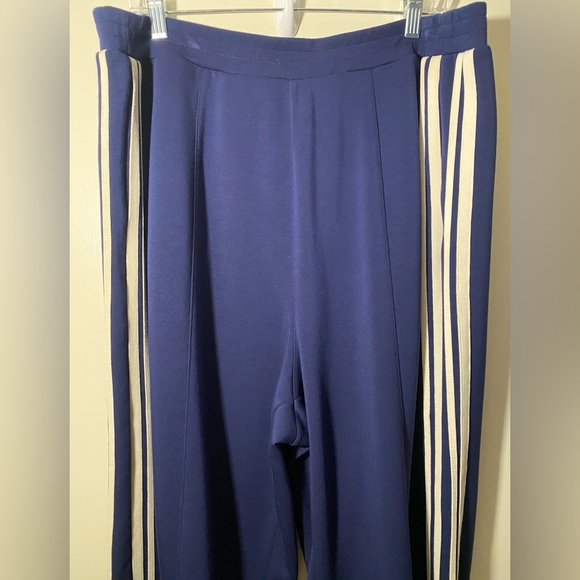 Pre-Loved Torrid Navy Track Pants Size: 2x Regular Length - Picture 9 of 10